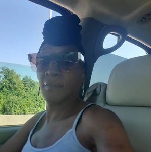 Meet your Posher, Cynthia